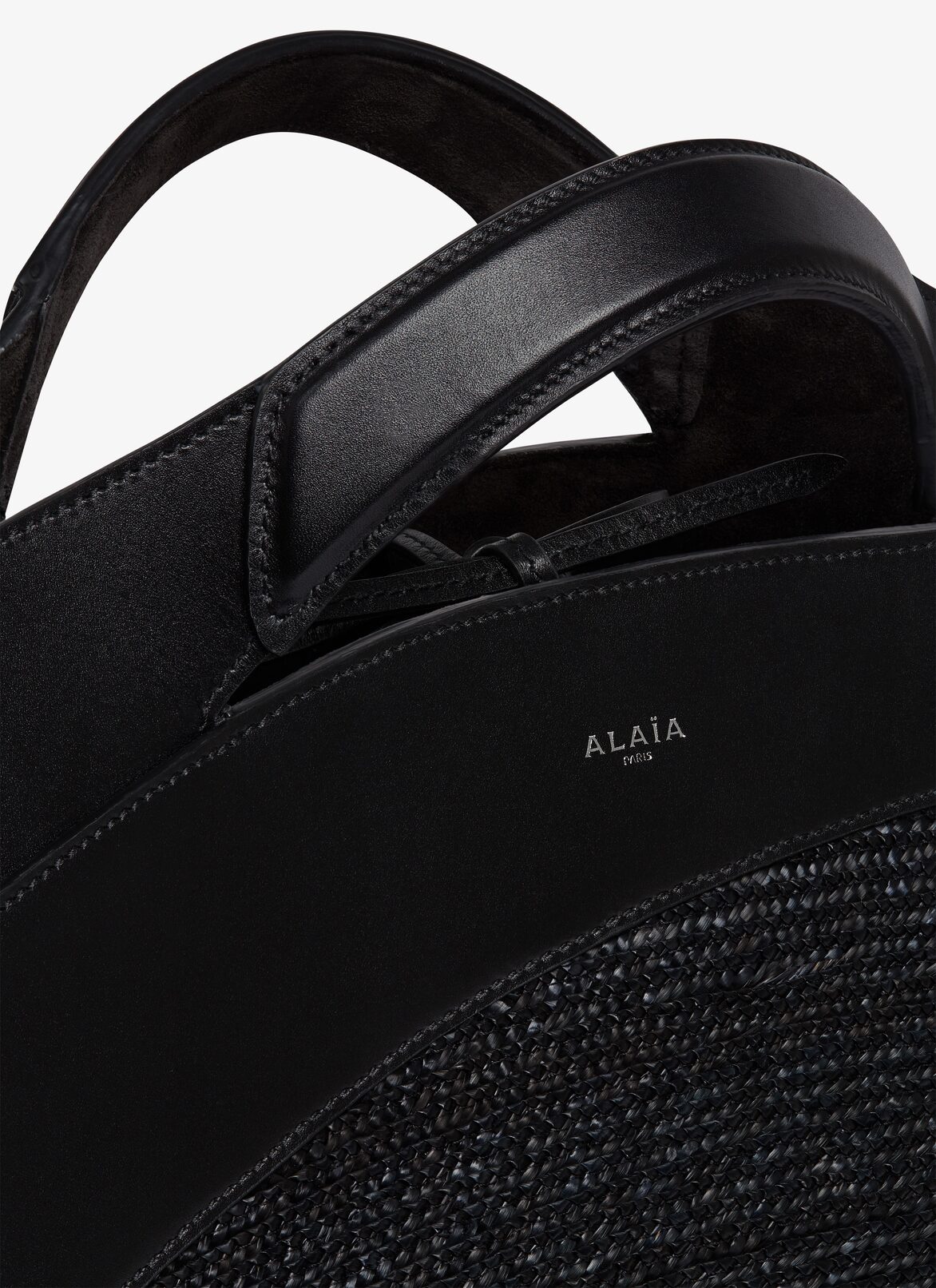KHAIMA LARGE BAG IN CALFSKIN AND STRAW ALAÏA BLACK KHAIMA LARGE BAG IN CALFSKIN AND STRAW